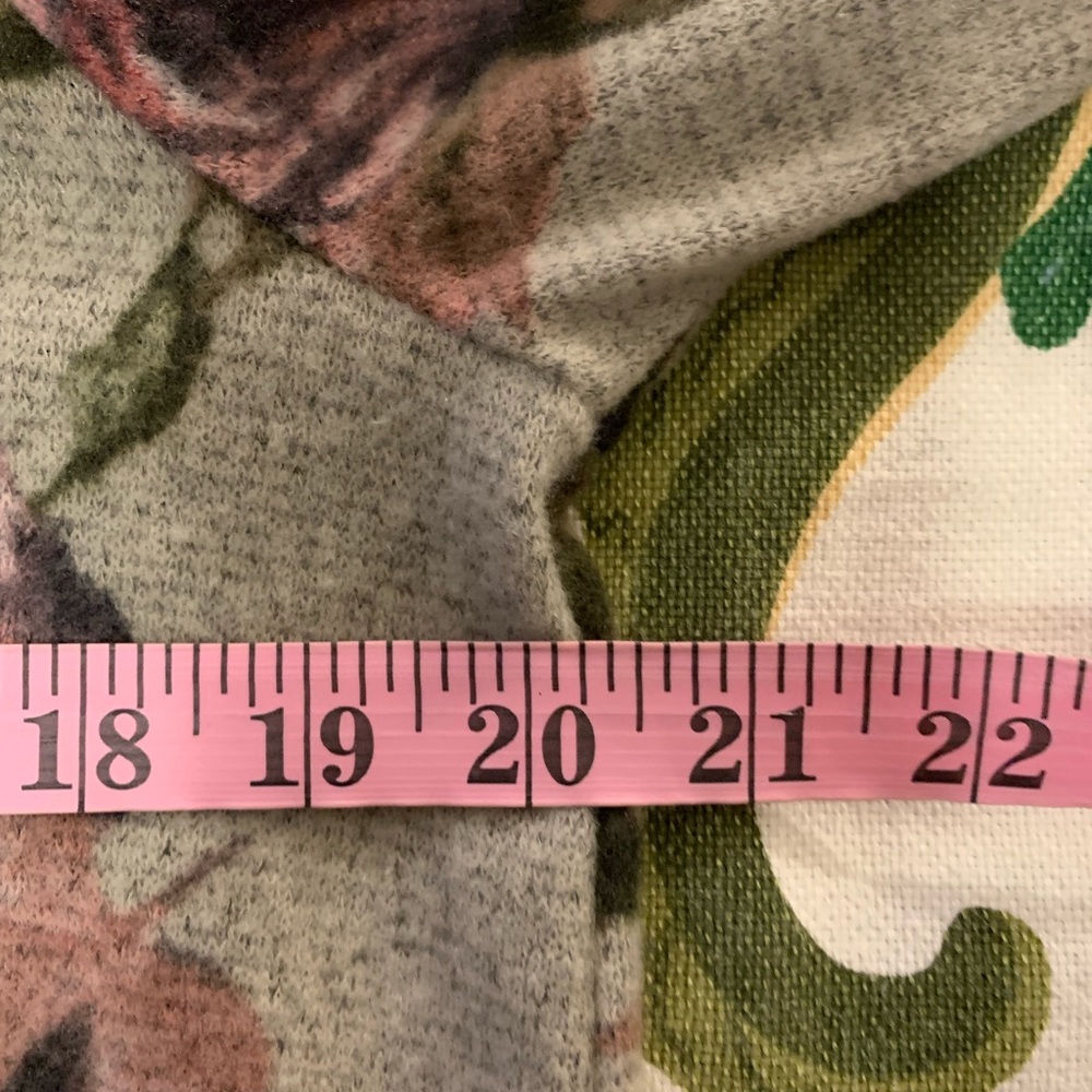 Donated Peach Love California floral sweater with ruffle neck size large NWOT - Picture 5 of 7